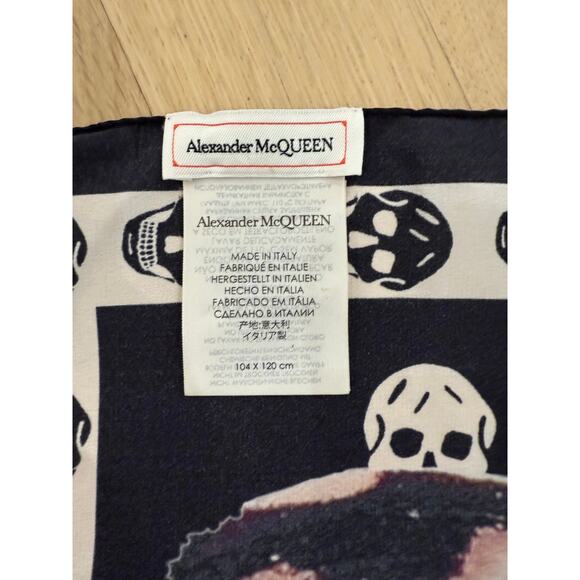 Authentic Alexander Mcqueen Giant Butterfly & Skull - Picture 10 of 16